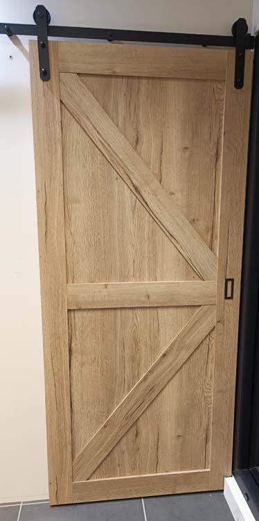 Porte coulissante Barn Nature oak + rail noir robust 930x2115 mm