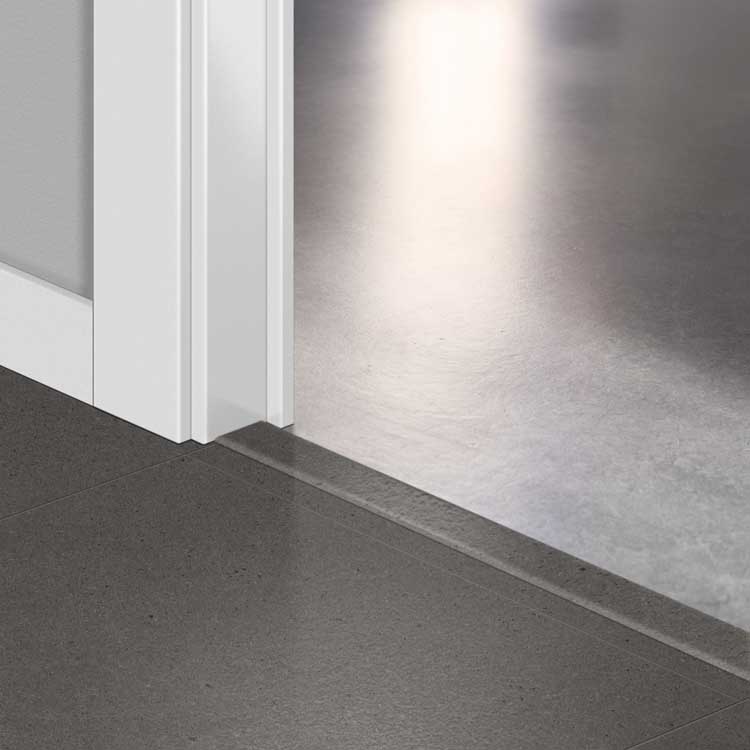 Profilé Incizo Quick-Step - Vibrant gris moyen 8 x 45 x 2000 mm