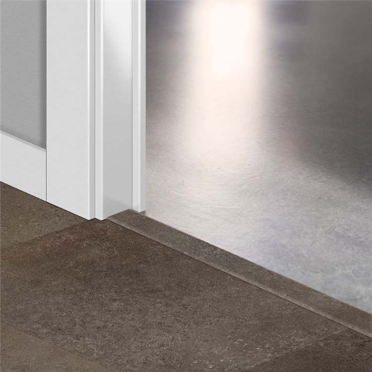 Profilé Incizo Quick-Step Roche Oxydée 8 x 45 x 2000 mm