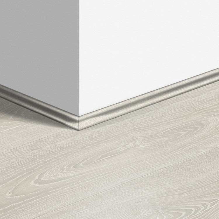 Moulure Quick-Step 17 x 17 x 2400 mm Chêne classique patiné clair