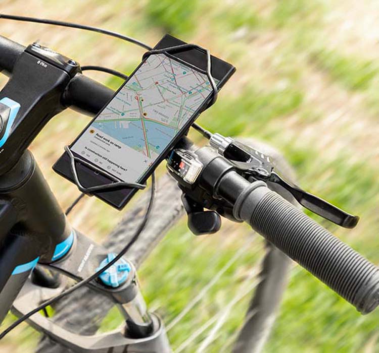 Support universel pour smartphones sur le vélo