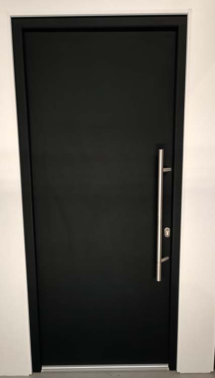 Porte extérieure pvc avec finition alu Lepo noir sur mesure D