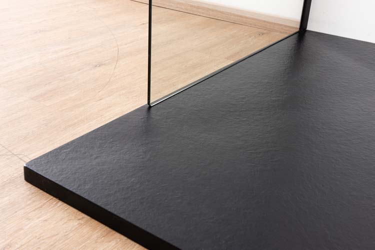 Douche de plain-pied Anais 107 x 200 cm verre acidifié - noir
