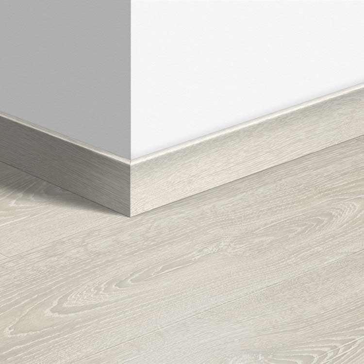 Plinthe standard Quick-Step 58x12x2400mm Chêne classique patiné clair