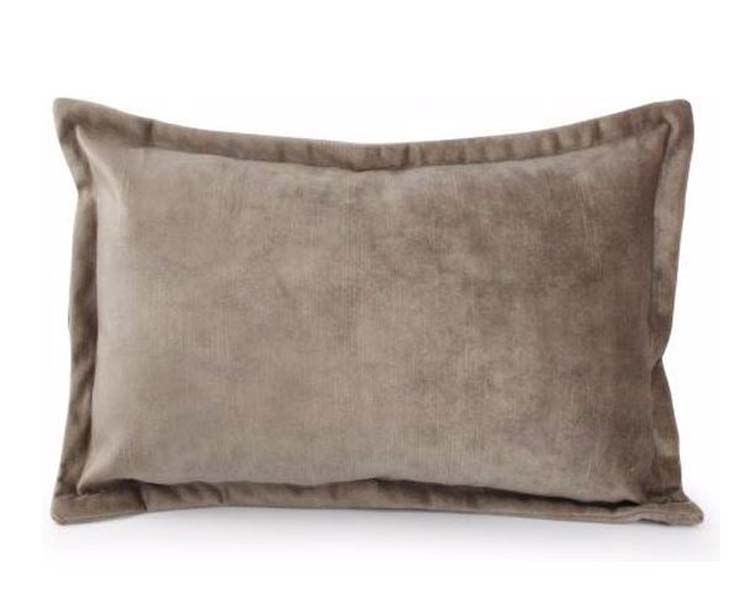 Coussin de salon en velours taupe 45 x 30 cm