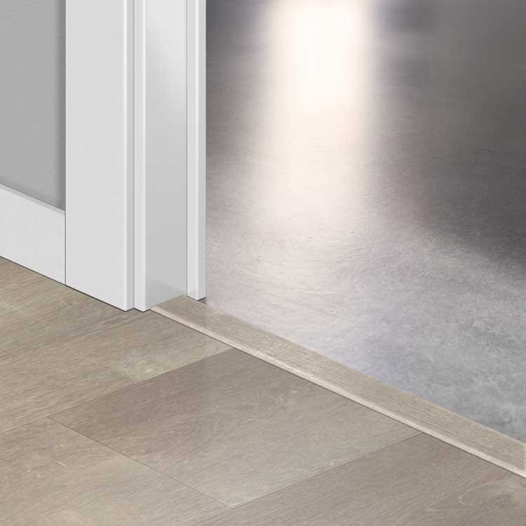 Prof Inc Quick-Step - Chêne tem de sable gris chaleur 8 x 45 x 2000 mm