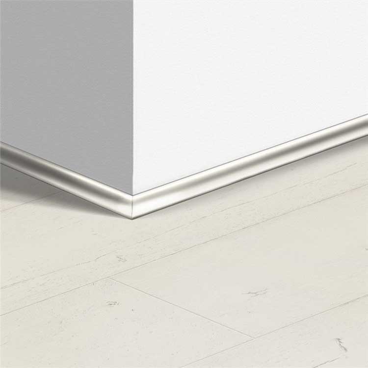 Moulure Quick-Step 17 x 17 x 2400 mm Chêne peint blanc