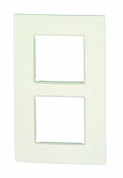 Niko Plaque Double Verticale Intense Blanc