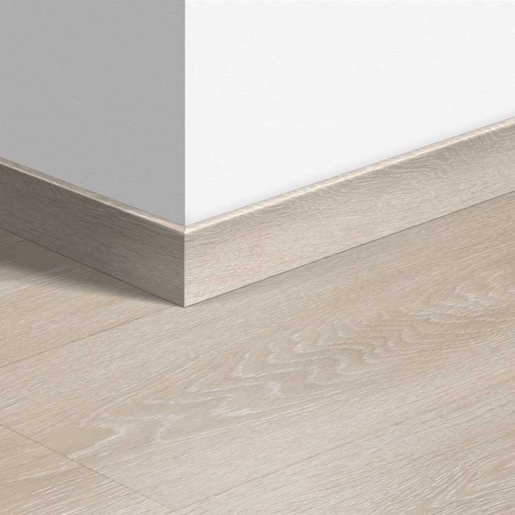 Standaardplint Quick-Step 58 x 12 x 2400 mm Vallei eik lichtbeige