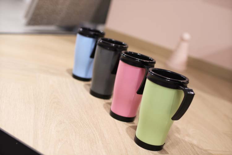 Mug à café on the go 450 ml - couleur variable