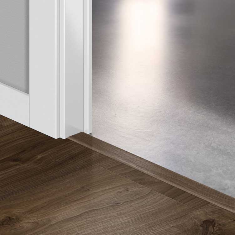 Profilé Incizo Quick-Step - Chêne cottage brun foncé 8 x 45 x 2000 mm