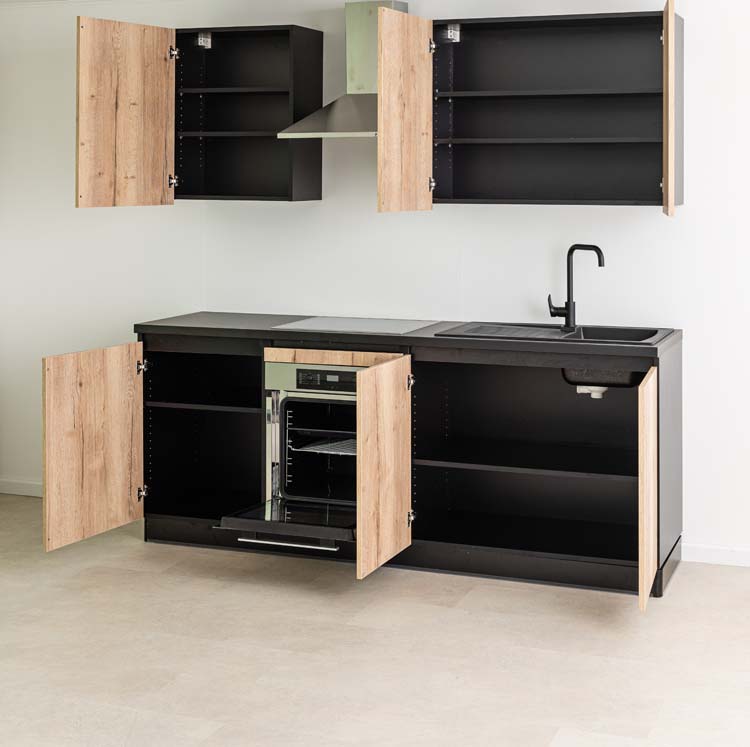 Keuken Plenti 220 cm - oven onder - met toestellen - zwart-houtlook