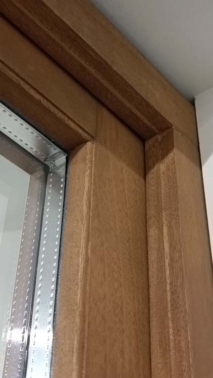 Fenêtre abbatant en bois Meranti Trae 55mm naturel sur mesure