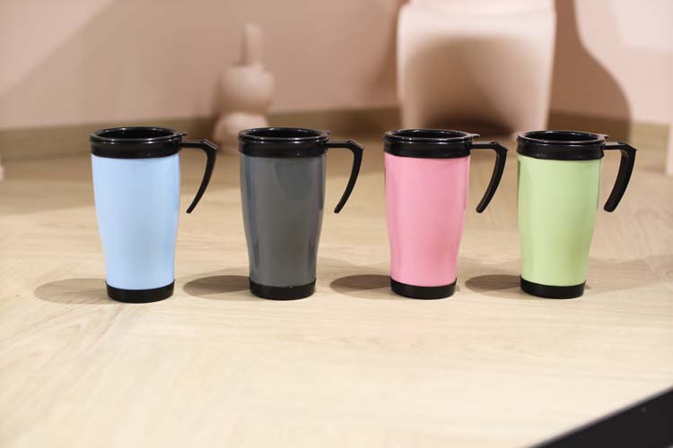 Mug à café on the go 450 ml - couleur variable