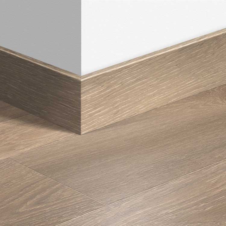 Largo parketplint Quick-Step 100 x 14 x 2400 mm Long Island eik natuur