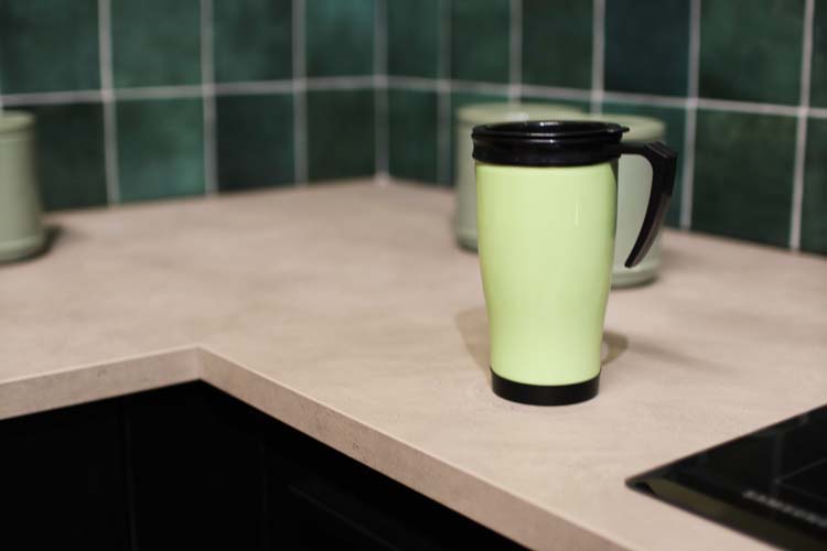 Mug à café on the go 450 ml - couleur variable