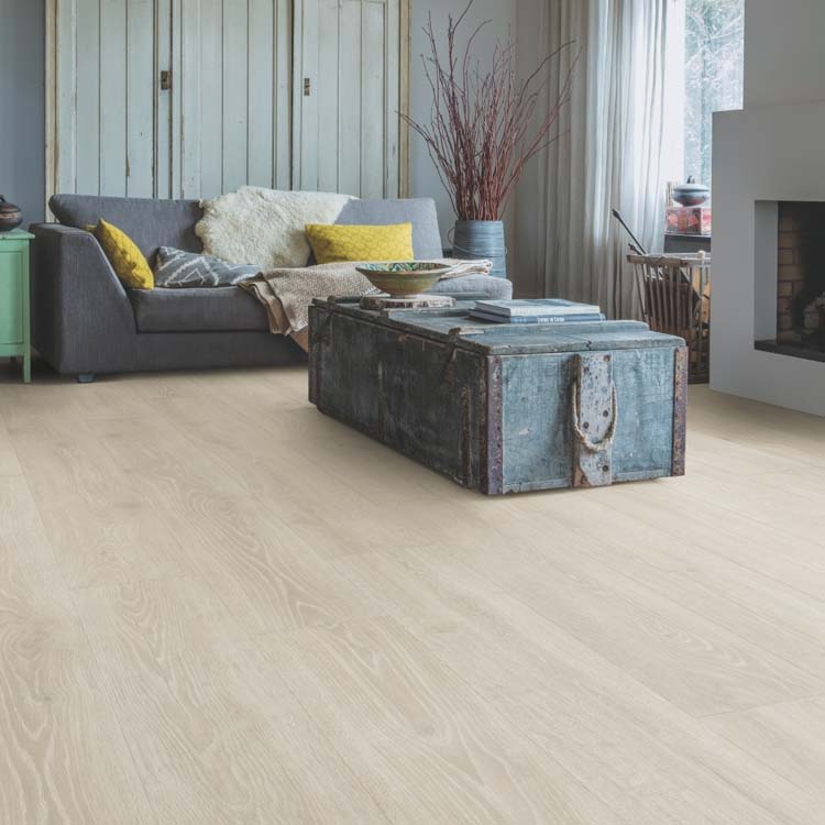 Sol stratifié Quick-step Majestic 9,5mm - Chêne des Bois gris clair