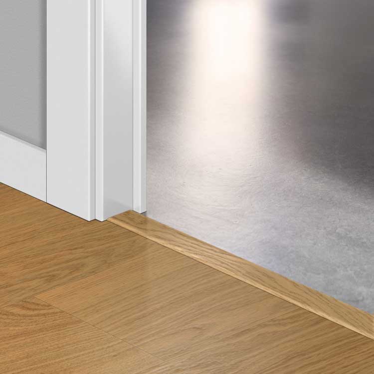 Profilé Incizo Quick-Step - Chêne miel pur 8 x 45 x 2000 mm