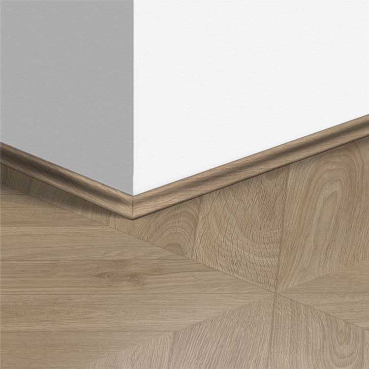 Kwadrant Quick-Step 17 x 17 x 2400 mm Eik visgraat taupe