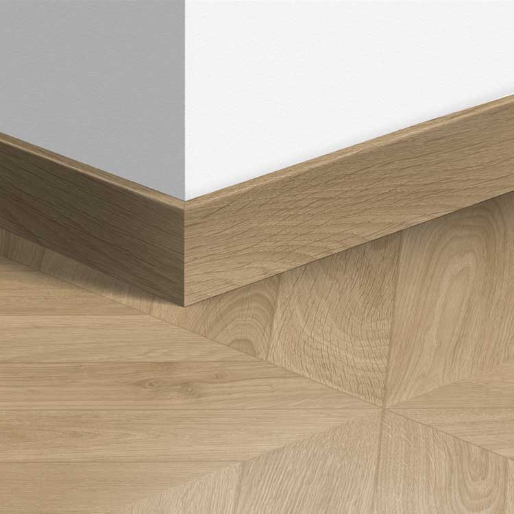 Plinthe parquet Quick-Step 14 x 77 x 2400 mm Chevron chêne moyen